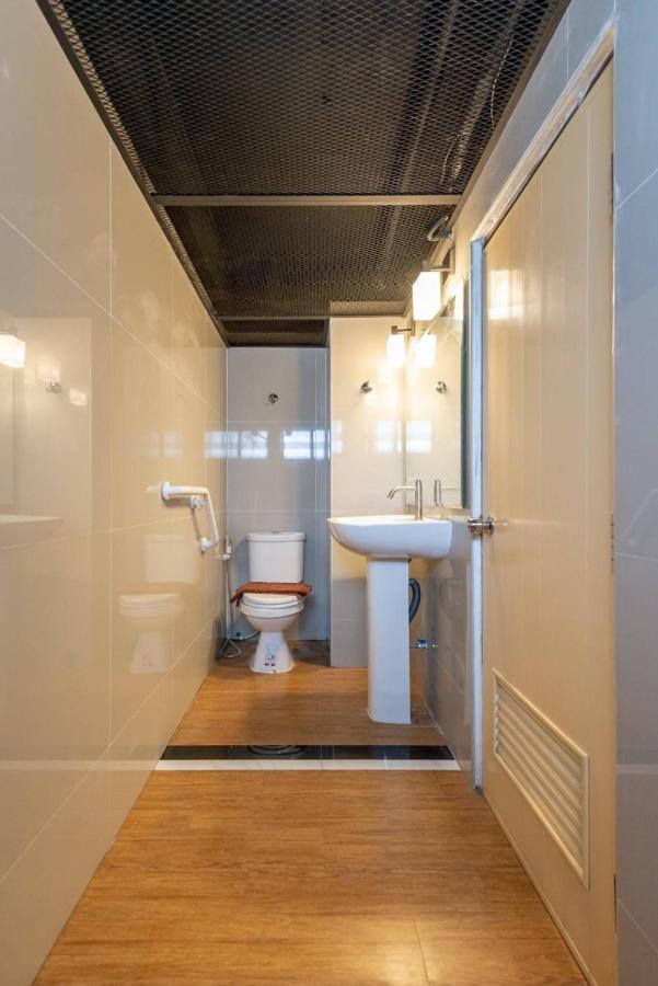 Sudyod Hotel Банкок Екстериор снимка